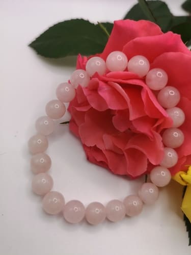 Bracelet en perles de quartz rose de 8 mm, symbole d'amour de soi et d'élégance féminine, parfait pour un cadeau d'anniversaire, de Noël, de la Saint-Valentin ou pour exprimer votre affection.