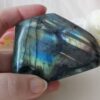 Bloc en labradorite - Pierre idéale pour thérapeutes, alliant protection énergétique et équilibre émotionnel en lithothérapie