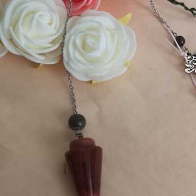 Pendule en Aventurine Rouge avec Perles en Labradorite et Breloque Arbre en Acier Inoxydable