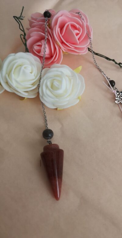 Pendule de radiesthésie en aventurine rouge avec perle en labradorite et breloque arbre en acier inoxydable, outil de radiesthésie.